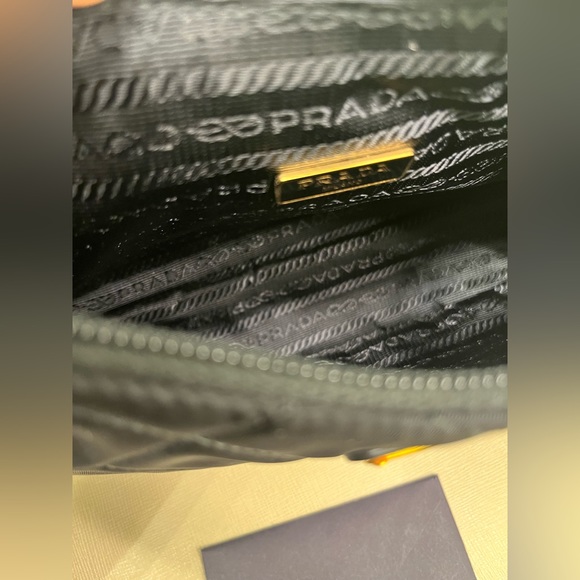 Prada bag - Picture 3 of 4